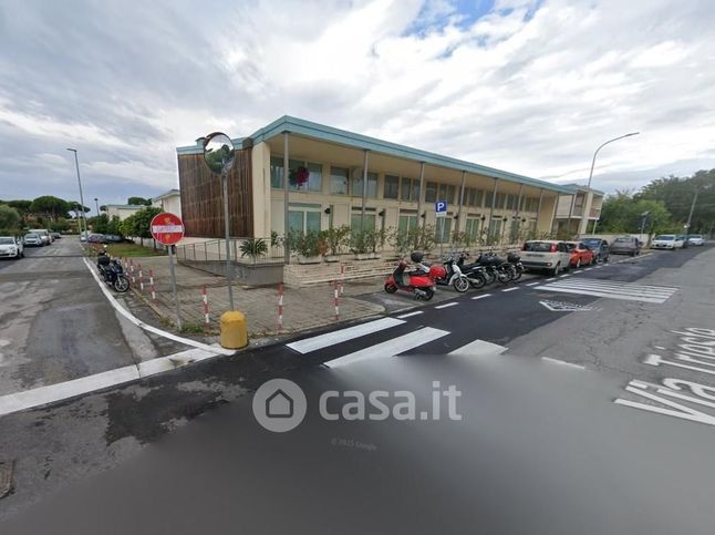 Ufficio in commerciale in Via Trieste 166 E