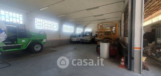 Capannone in commerciale in Via Canalassa 36