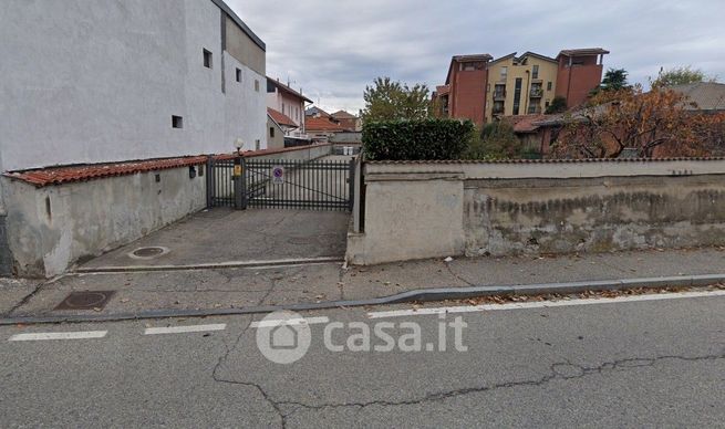 Box/posto auto in residenziale in Via Olevano