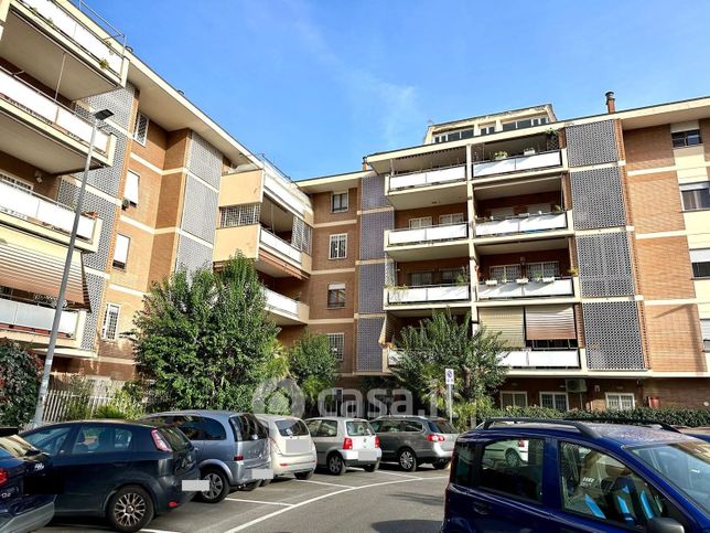 Appartamento in residenziale in Piazza Ugo da Como 3