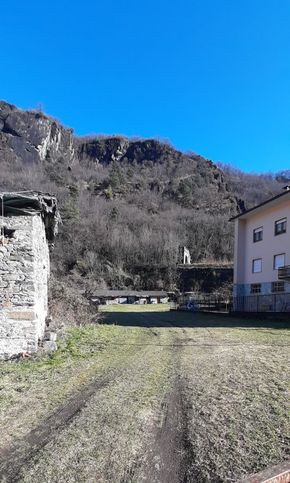 Terreno edificabile in residenziale in Via Giovanni Bertacchi