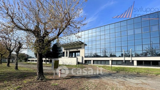 Ufficio in commerciale in Viale dell'Industria 1