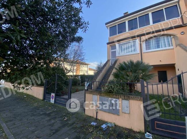 Villetta a schiera in residenziale in Via Dante Alighieri