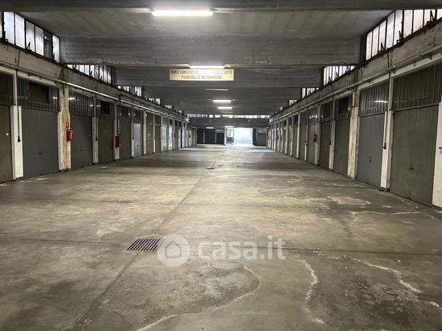 Garage/posto auto in residenziale in Corso Trapani 115