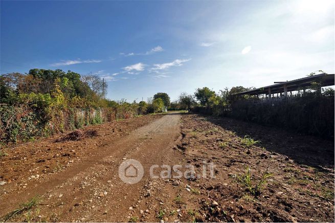 Terreno agricolo in commerciale in 