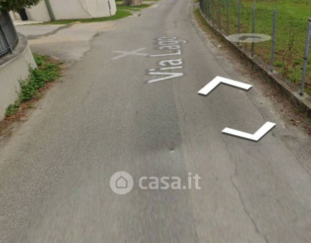 Capannone in commerciale in Via Lago