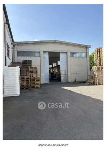 Ufficio in commerciale in Via Bastia 124