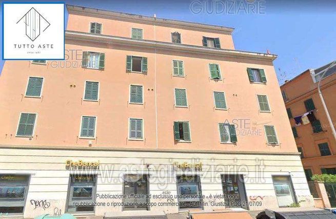 Appartamento in residenziale in Via Tuscolana 665