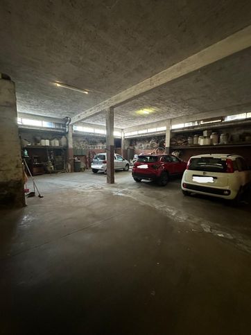 Box/posto auto in residenziale in Via Riace 118