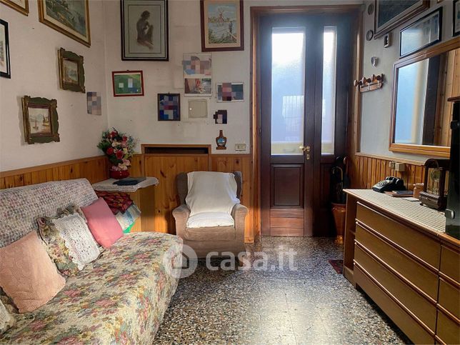 Casa indipendente in residenziale in Via Dante Alighieri