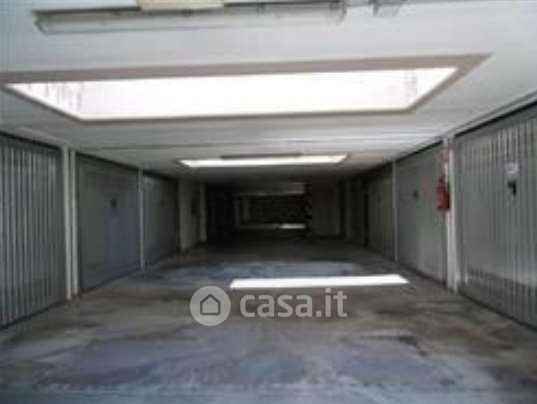 Box/posto auto in residenziale in Via Dottor Fausto Scaccabarozzi