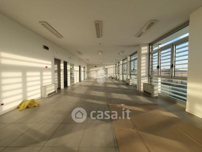 Ufficio in commerciale in Strada del Santo 69