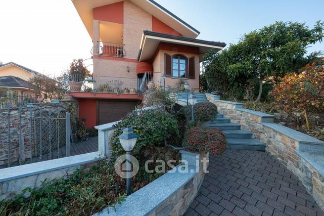 Villa in residenziale in 