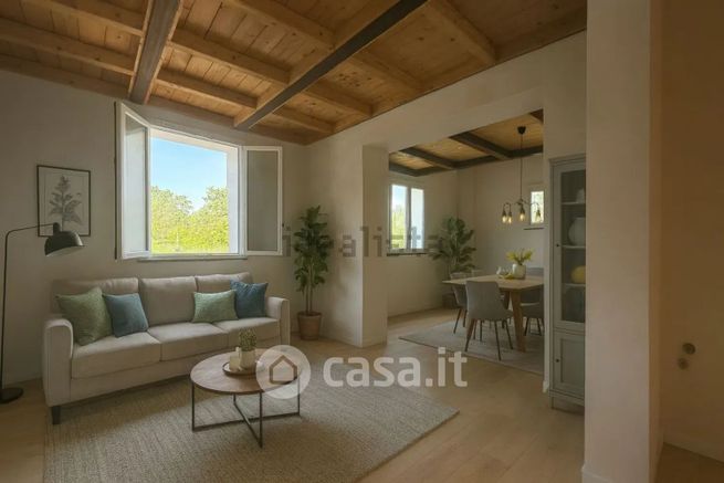 Casa indipendente in residenziale in Via di Tramontana 22