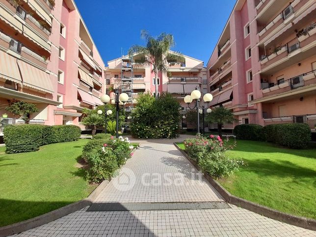 Appartamento in residenziale in Via Parigi 9