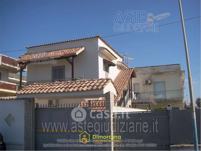 Villa in residenziale in Via del Mare 152