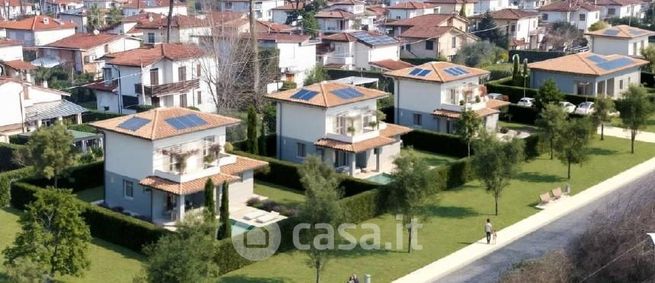 Villa in residenziale in Via Goldora 100