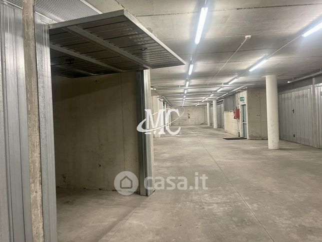 Box/posto auto in residenziale in Viale Trento 33