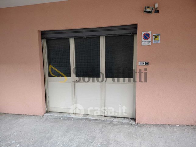 Box/posto auto in residenziale in Via Ipponio