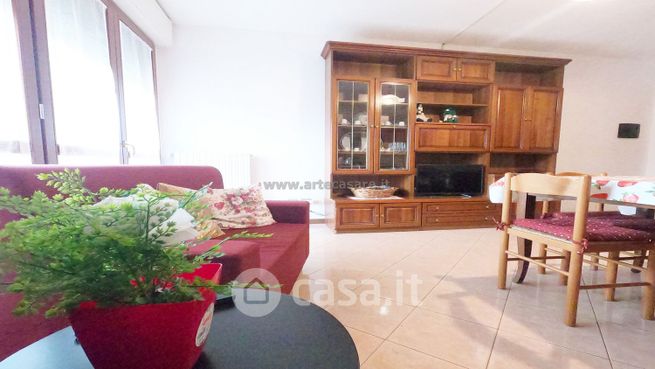 Appartamento in residenziale in Via Monte Nevoso 4