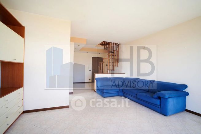 Appartamento in residenziale in Via Col di Lana 19