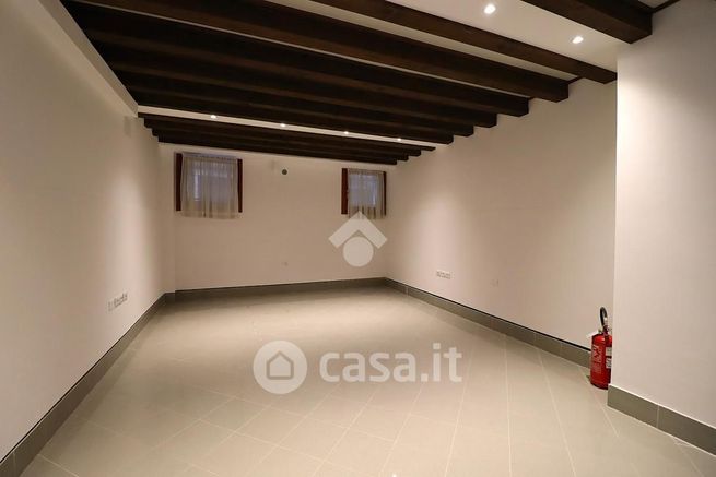 Ufficio in commerciale in Per San Marco 4870