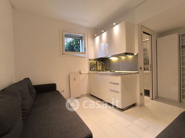 Appartamento in residenziale in Via del Lago
