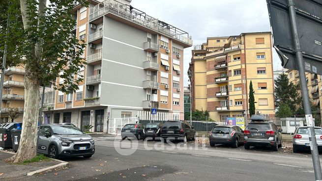 Garage/posto auto in residenziale in Viale Giovanni Battista Valente