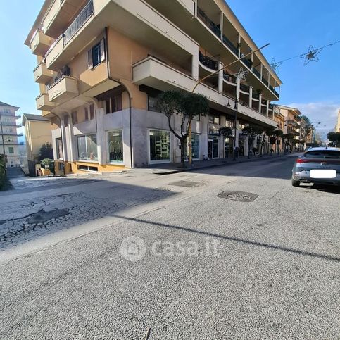 Negozio/locale commerciale in commerciale in Via Giuseppe Zigarelli 31