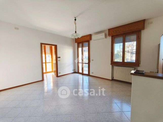 Appartamento in residenziale in Via Tomba 1