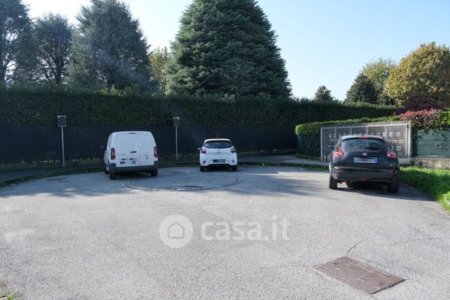 Garage/posto auto in residenziale in Via Cascina Bonetta