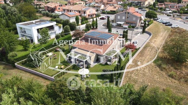 Casa indipendente in residenziale in Via dei Girasoli 56012