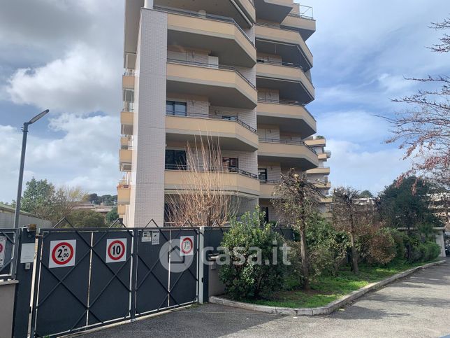 Garage/posto auto in residenziale in Viale dei Colli Portuensi 654