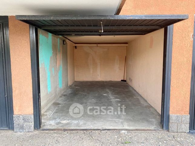 Box/posto auto in residenziale in Via Cesare Battisti