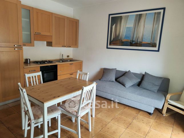 Appartamento in residenziale in Via Giambattista Vaccarini 4