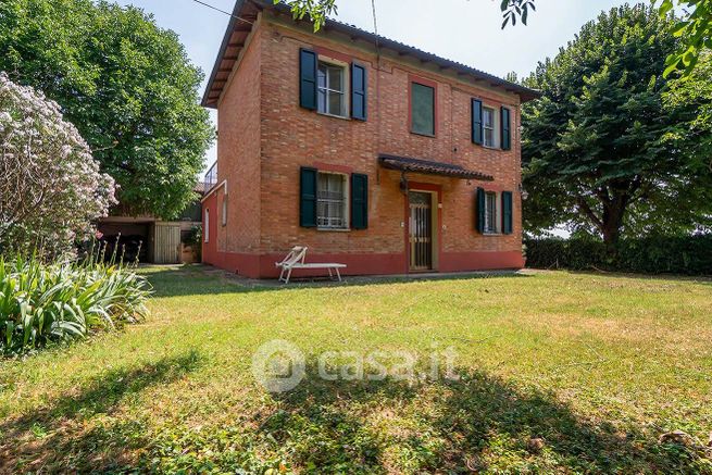 Casa indipendente in residenziale in