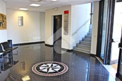 Ufficio in commerciale in Via F. Turati 70