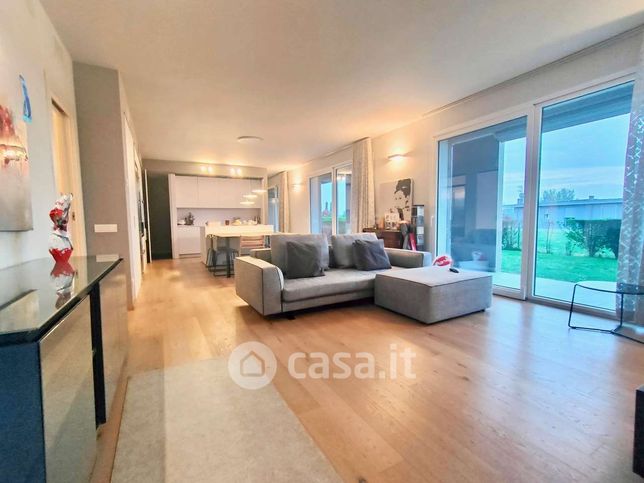 Appartamento in residenziale in Via Calcinate 7