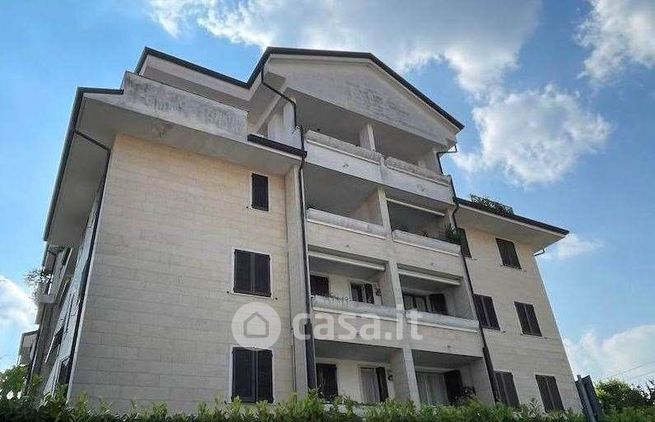 Appartamento in residenziale in Via V. Alfieri 36