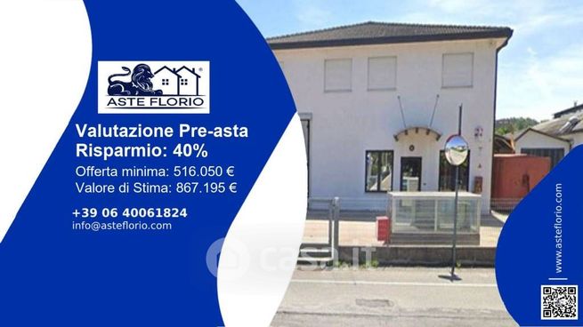 Capannone in commerciale in Via Carlo Cattaneo