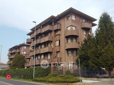 Box/posto auto in residenziale in Via Milano