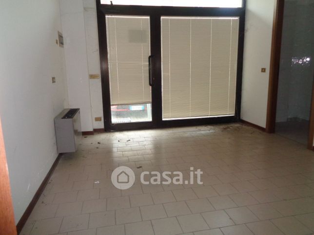 Ufficio in commerciale in Via Jacopo Berengario