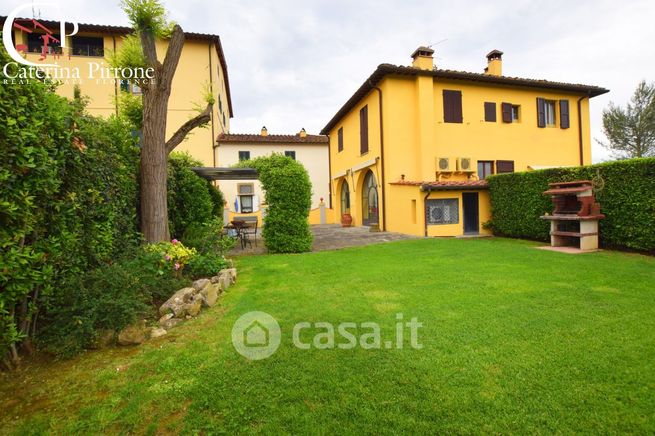 Casa indipendente in residenziale in Via delle Selve 10