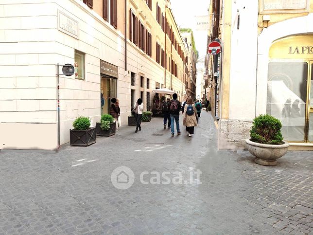 Attivitã /licenza (con o senza mura) in commerciale in Via delle Carrozze