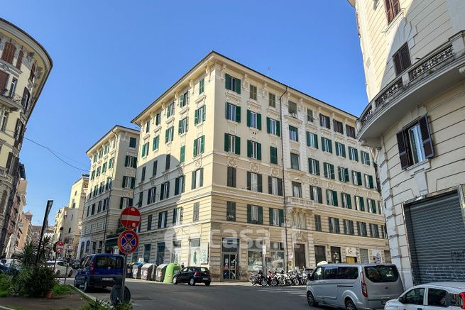 Appartamento in residenziale in Via Velletri 7