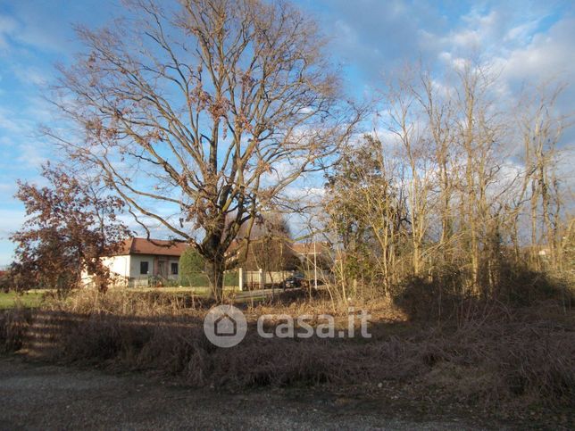 Terreno edificabile in residenziale in Strada Nuova