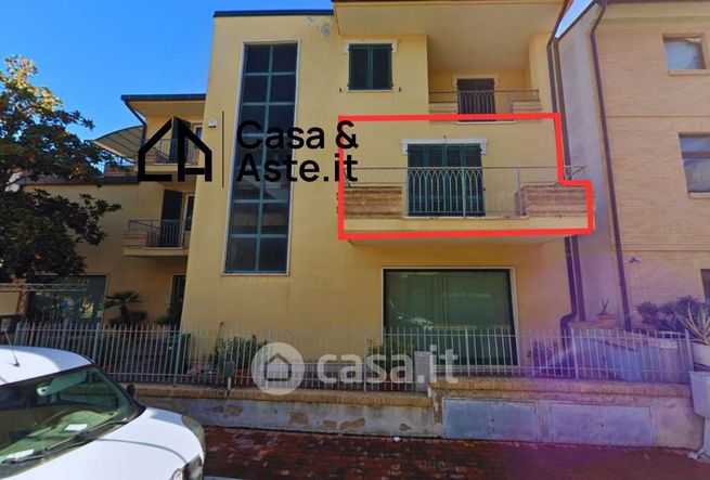 Appartamento in residenziale in Via Giovanbattista Pergolesi 1