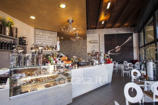 Attività/licenza (con o senza mura) in commerciale in Via Amiternum