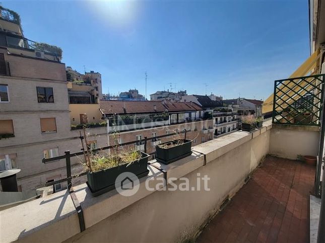 Appartamento in residenziale in Via Giulio Uberti