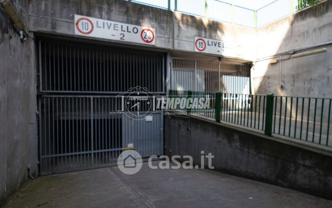 Box/posto auto in residenziale in Piazza Manfredi Azzarita